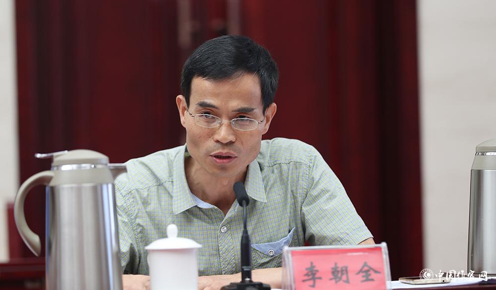 8月4日，李朝全在第十屆兒獎評委會第六次全體會議上介紹初選作品公示情況