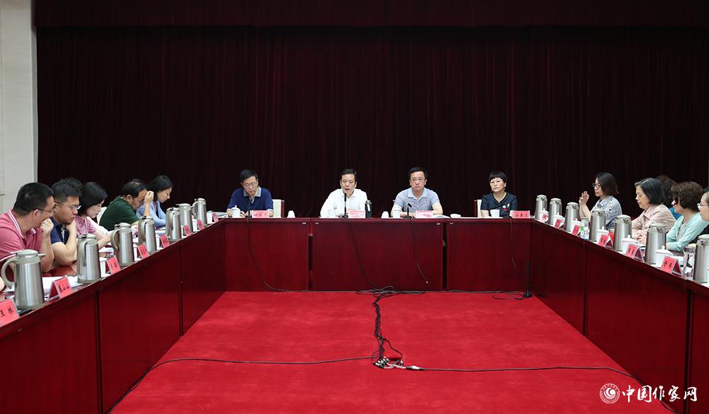 8月4日，第十屆全國優秀兒童文學獎評委會第六次全體會議召開，投票產生獲獎作品