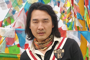 報告文學：獲獎作品《夢想是生命里的光》作者：舒輝波         獲獎感言　　優秀的文學作品是藝術的，也一定是科學的。在今后的寫作中，除了多讀書、勤思考，把自己的寫作放在世界范圍內來考量，視界開闊之外，還得多做田野調查，去看、去問、去聽，去發現、去感覺、去歡笑、去流淚。和孩子們共悲欣，同成長。