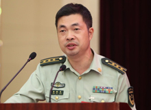 鄭潤良：書寫無愧于時代的強軍故事　　軍旅青年作家方陣整體上呈現(xiàn)出強勁不息的創(chuàng)作風(fēng)貌，特別是新生代軍旅作家群體的崛起。[詳細(xì)]