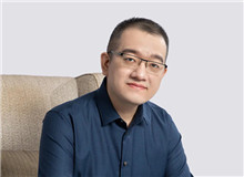 遠瞳：網絡是浮躁的，但網絡文學不是能夠成功走下來的作者，也在從浮躁轉向沉穩(wěn)，“穩(wěn)”是讓我們能在這條路上長遠走下去的基礎……[詳細]