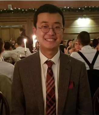 劉洋，南京大學(xué)英語系牛津大學(xué)英語系聯(lián)合培養(yǎng)博士，現(xiàn)任南京大學(xué)英語系助理研究員。主要研究方向?yàn)樵缙诂F(xiàn)代英國文學(xué)和現(xiàn)實(shí)主義文學(xué)。