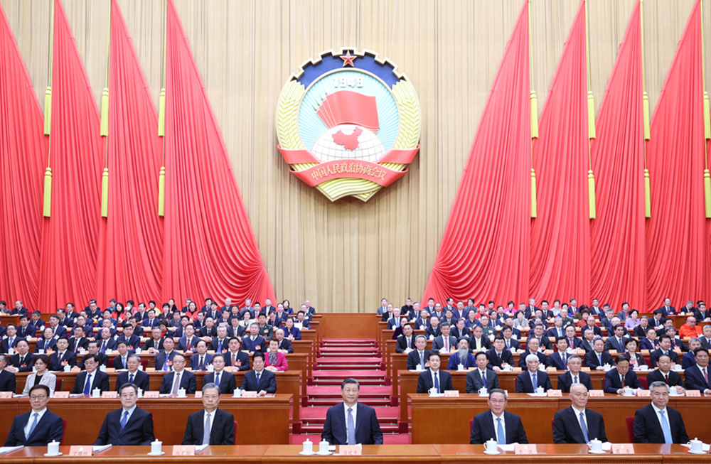 3月4日下午，中國人民政治協(xié)商會議第十四屆全國委員會第二次會議在北京人民大會堂開幕。習近平等黨和國家領(lǐng)導人到會祝賀。 新華社記者 鞠鵬 攝