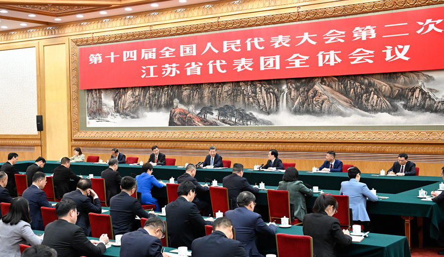 3月5日，中共中央總書記、國家主席、中央軍委主席習近平參加他所在的十四屆全國人大二次會議江蘇代表團審議。新華社記者 謝環馳 攝