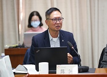 陳河長(zhǎng)篇小說(shuō)《誤入孤城》研討會(huì)在北京舉行11月23日，由《十月》雜志社、北京十月文藝出版社主辦的“陳河長(zhǎng)篇小說(shuō)《誤入孤城》研討會(huì)”在北京出版集團(tuán)舉行。 [詳細(xì)]