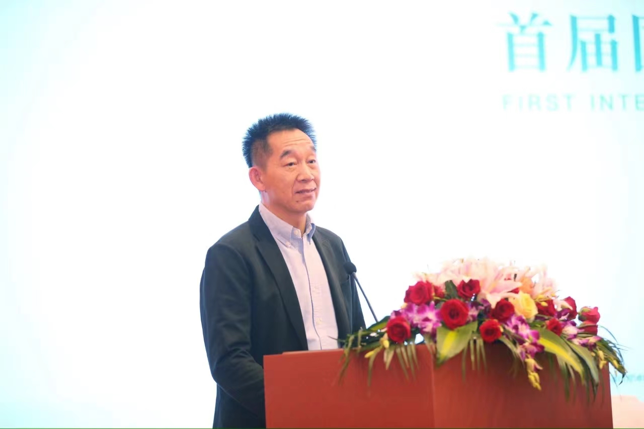 中國作協(xié)黨組成員、書記處書記、《人民文學》主編施戰(zhàn)軍致辭
