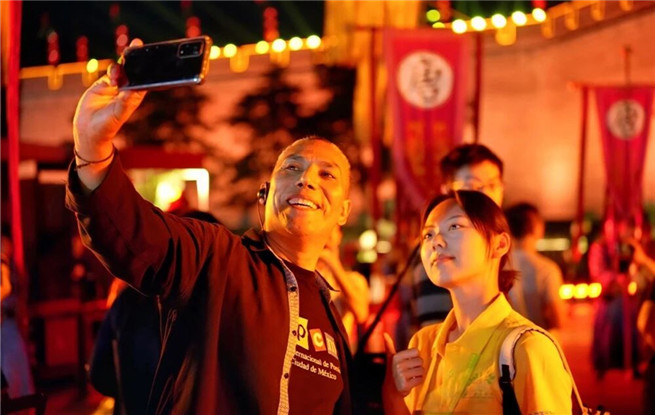 現(xiàn)場(chǎng)圖速遞｜帶你直擊2025國(guó)際青春詩會(huì)中拉詩人的動(dòng)人瞬間