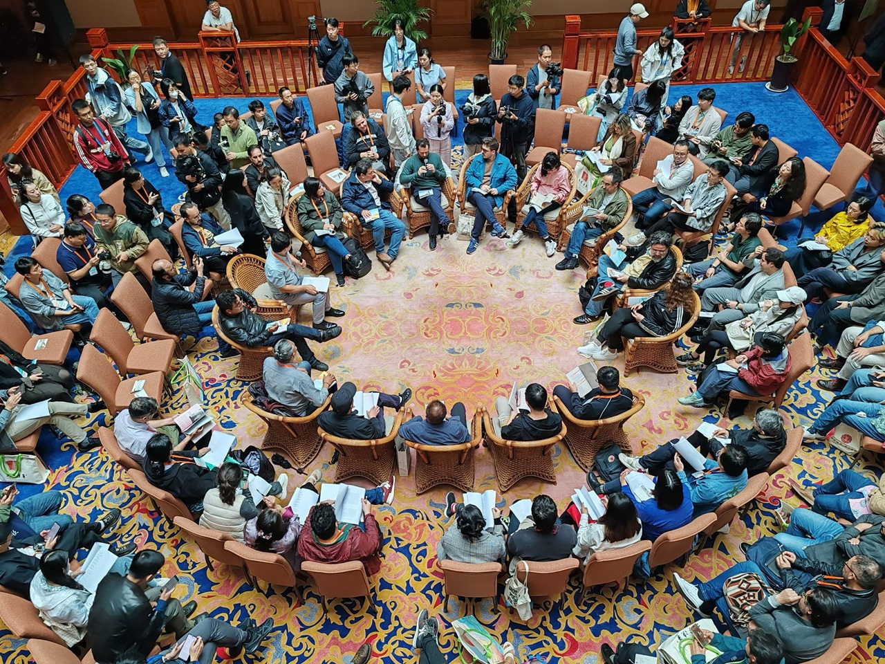 山中酬唱，詩短情長(zhǎng)