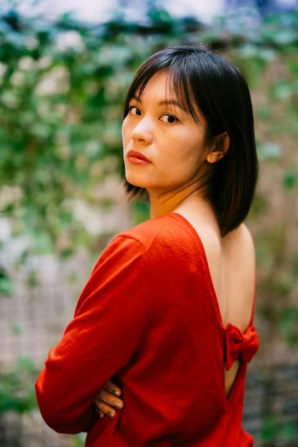 春樹，80后作家、詩人。出生于山東，在北京度過少年及青春期。2015年搬到柏林暫居。已出版長篇小說《北京娃娃》《乳牙》等六部，另有個人詩集兩部及散文集若干。其小說已在二十幾個國家翻譯出版。